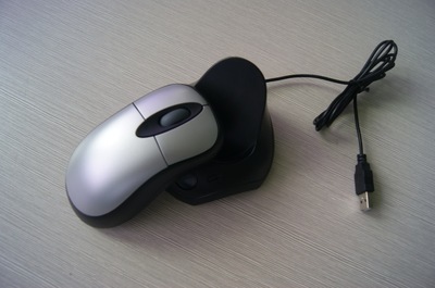 【新款2.4G無線鼠標(biāo)批發(fā),可充電不用電池鼠標(biāo),無線座充充電鼠標(biāo)】價格,廠家,圖片,鼠標(biāo),深圳市奧貝迪塑膠電子-